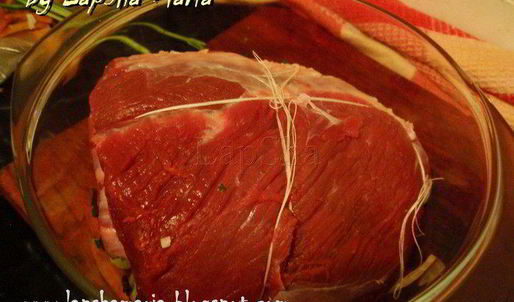 говядина тушенная с овощами