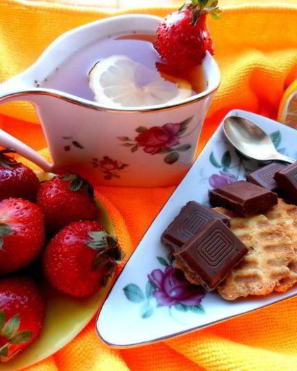 Рецепт имбирного чая с клубникой