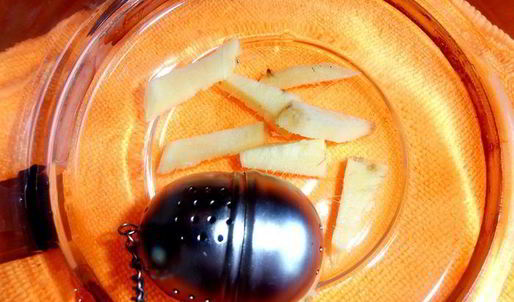 имбирный чай с клубникой