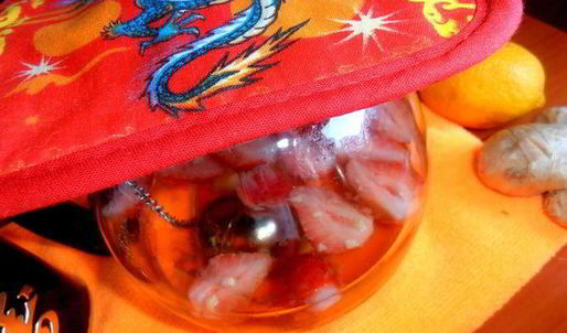 имбирный чай с клубникой