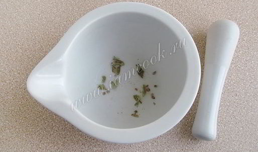 индийский имбирный чай масала с молоком и кардамоном