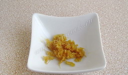 индийский имбирный чай масала с молоком и кардамоном