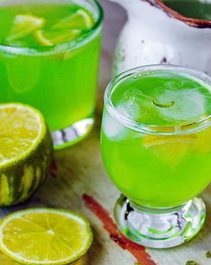 Холодный мятно-лаймовый чай с имбирем