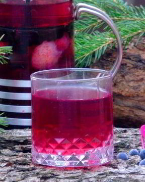 Клубнично-смородиновый чай с фенхелем