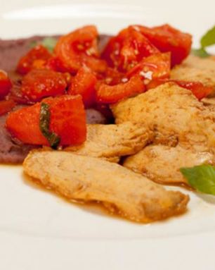 Курица с чайным соусом и пюре из фасоли