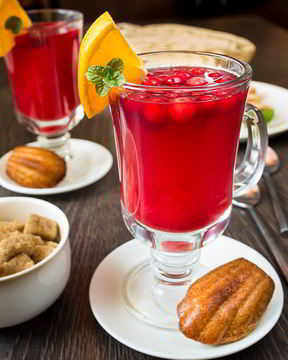 Горячий клюквенный напиток