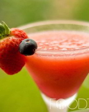 Клубничный коктейль