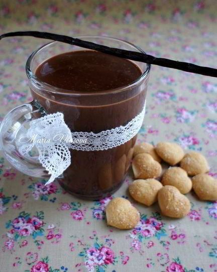 Рецепт горячего шоколада со вкусом ванили и кофе