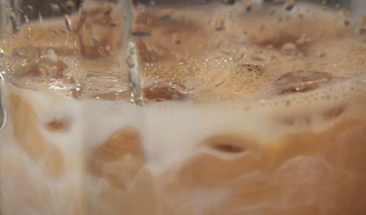 кофе с мороженым