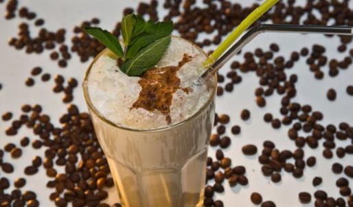 кофе с мороженым