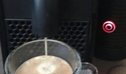 малиновый кофе с кокосовой стружкой