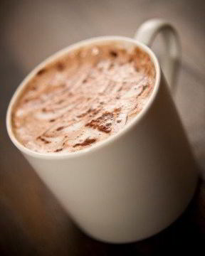 Воздушный горячий шоколад с кофе с апельсином