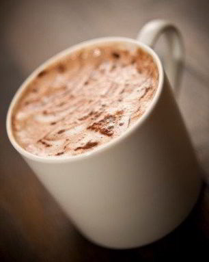 Воздушный горячий шоколад с кофе с апельсином