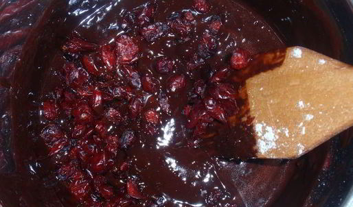 кофейно-клюквенный брауни с калиновым сиропом