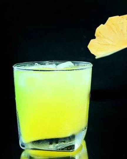 Рецепт коктейля с манго и ананасом