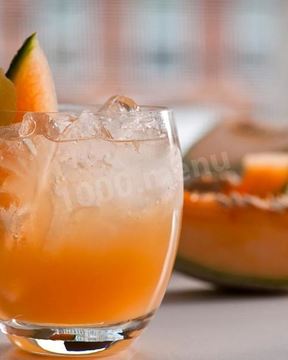 Коктейль с соком дыни