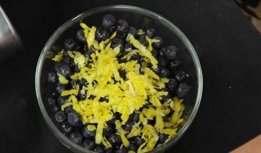 черничный лимонад