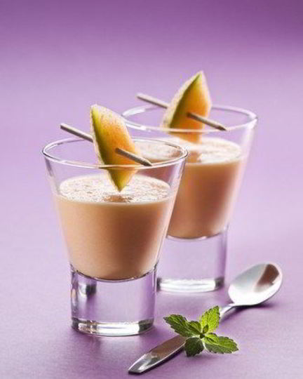 Рецепт дынного смузи с йогуртом и медом