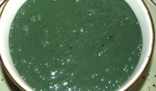 фруктовый смузи-боул со спирулиной