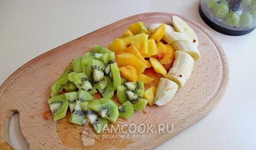 фруктовый смузи с гречневыми хлопьями