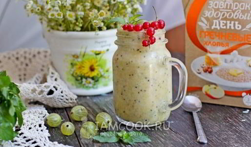 фруктовый смузи с гречневыми хлопьями