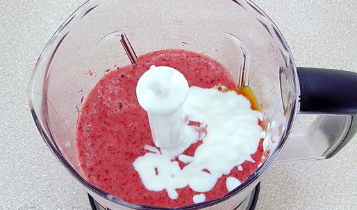 клубнично-банановый смузи