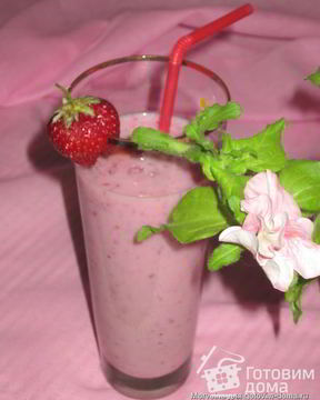Клубнично-молочный смузи