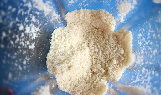 малиновый смузи на миндальном молоке