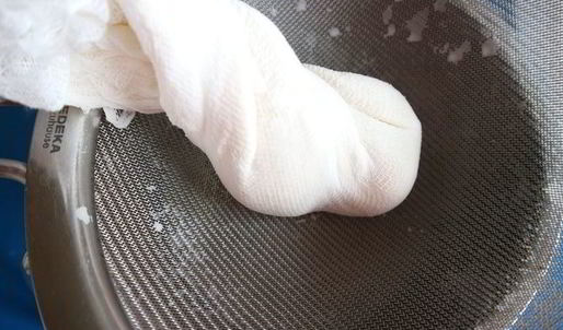 малиновый смузи на миндальном молоке