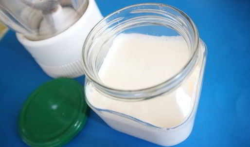 малиновый смузи на миндальном молоке