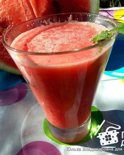Рецепт смузей из арбуза, йогурта и мяты