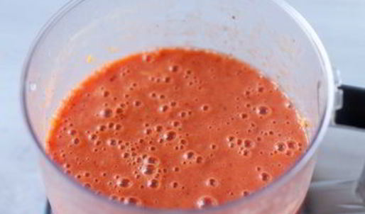 смузи из клубники, манго и апельсина