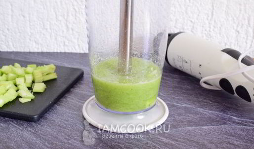 смузи из огурцов и сельдерея