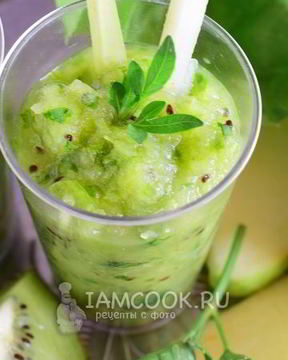 Смузи из сельдерея, яблока и киви
