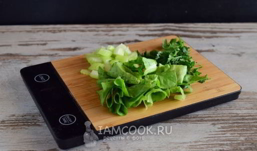 смузи из сельдерея, яблока и киви