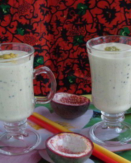 Рецепт смузи маракуйя-банан-кокос