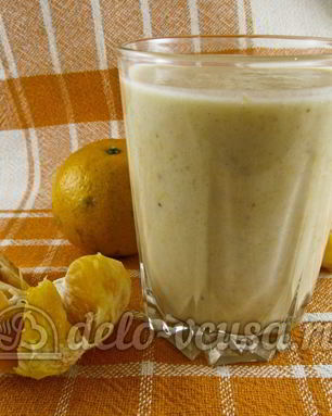 Смузи на кефире с бананом и мандарином