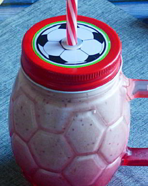 Смузи с овсянкой, бананом и клубникой