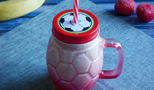 смузи с овсянкой, бананом и клубникой