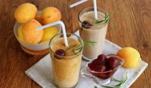 смузи с тархуном и клубникой