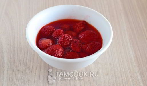 смузи с замороженной клубникой