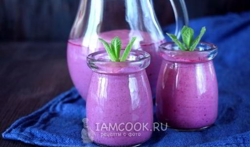 творожный смузи с черникой и простоквашей