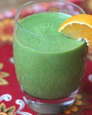 Зеленый смузи со шпинатом