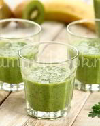 Здоровый коктейль с петрушкой