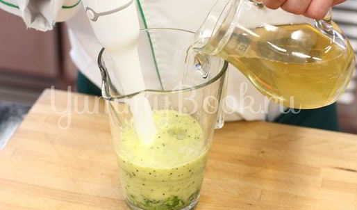 здоровый коктейль с петрушкой