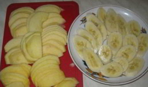 зеленый коктейль с черносливом