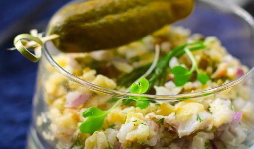 картофельный салат с белой рыбой