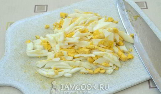 картофельный салат с колбасой