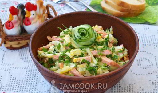 картофельный салат с колбасой