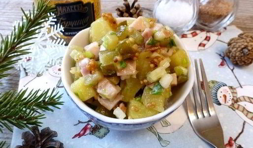 картофельный салат с копченой курицей